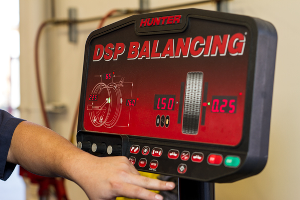 猎人DSP平衡诊断机。