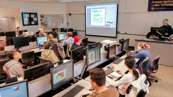 计算机应用的学生在计算机。
